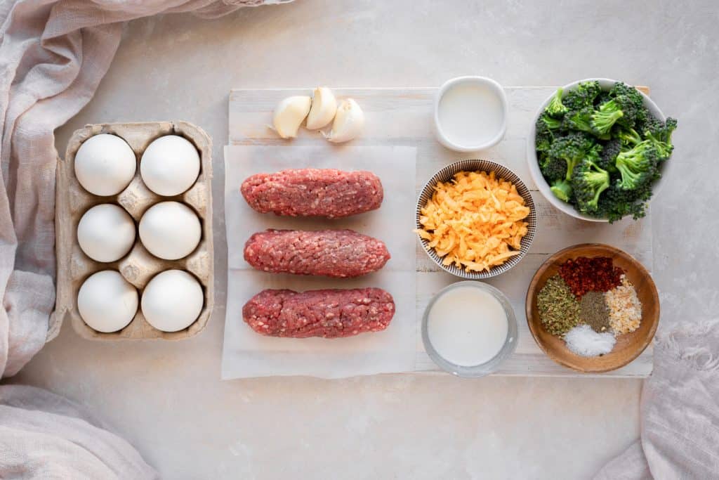 Keto breakfast Casserole ingredients to make keto breakfast casserole