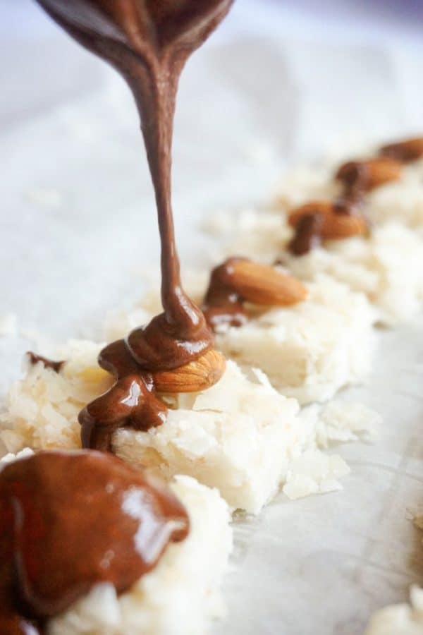 {No Bake} Keto Almond Joy Recipe KetoConnect