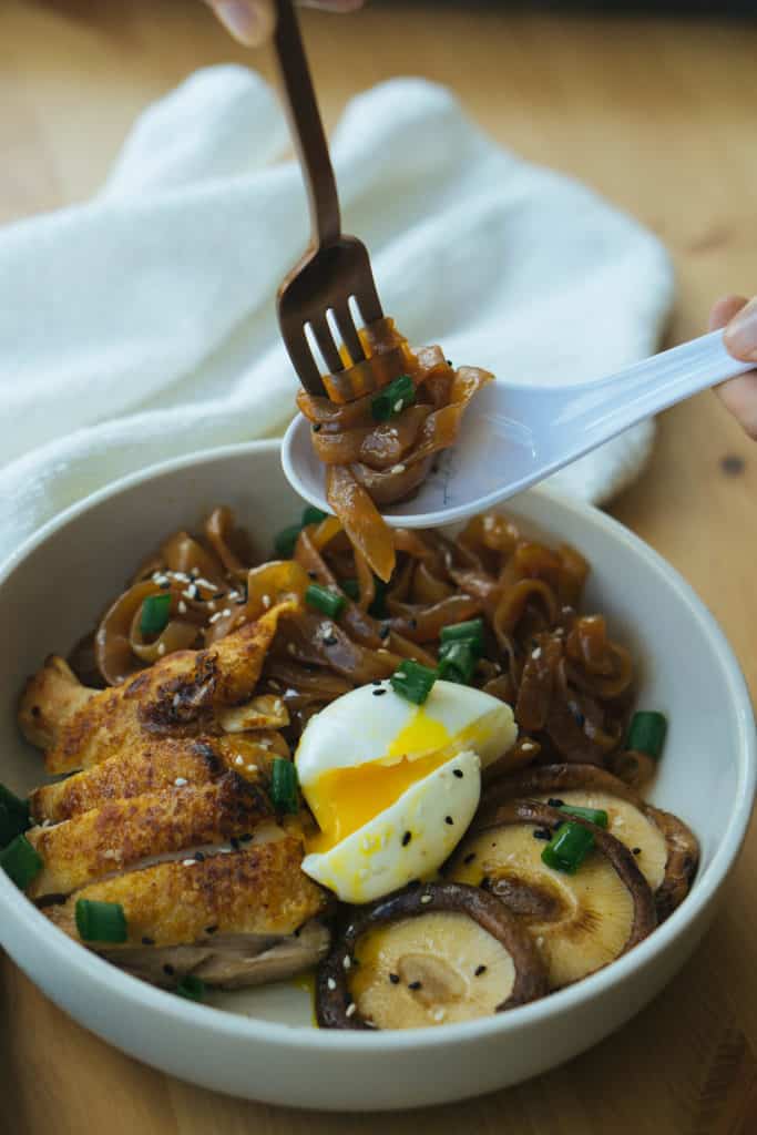 This Low Carb Asian Noodle Boowl will satisfy all your Asian take-out, noodle cravings guilt free!