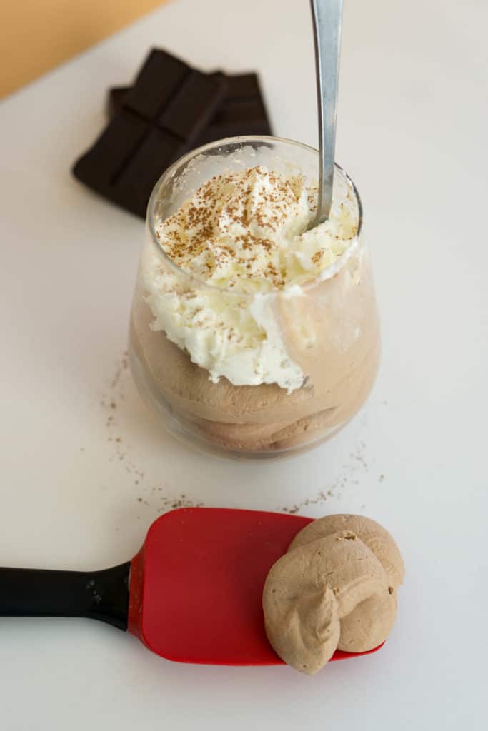 This low carb chocolate mousse is the perfect, keto friendly dessert to whip up in under 10 minutes any night of the week!