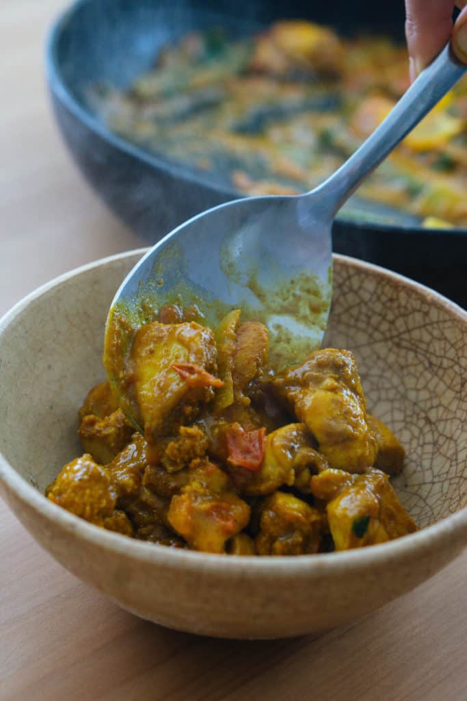 This Keto Chicken Jalfrezi combine fresh and flavorful ingredients to make the perfect Indian take-out replacement!