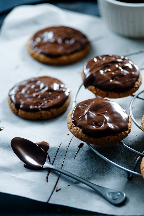 These Dark Chocolate Dipped Cookies will feed your cravings without messing up your diet!