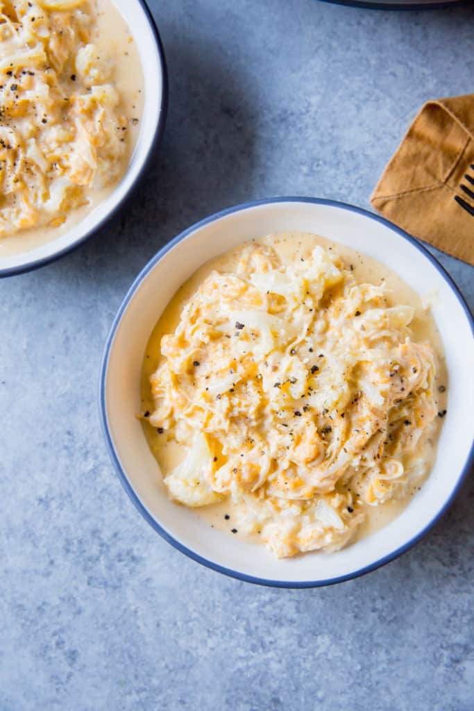 bowls of mac and cheese keto side dishes