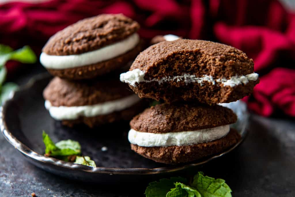 Peppermint Chocolate Whoopie Pies - KetoConnect