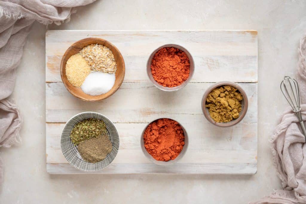 Ingredients to make keto taco seasoning