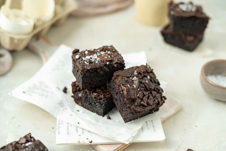 The Fudgiest Keto Avocado Brownies (ONLY 3 Net Carbs) KetoConnect