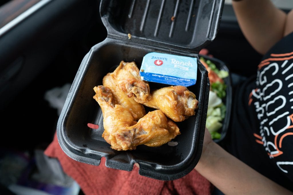 traditional chicken wings from zaxbys with ranch dressing