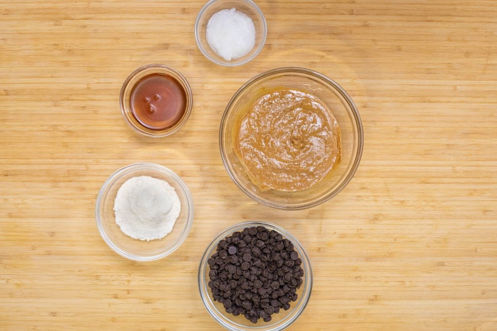 ingredients for making keto peanut butter balls