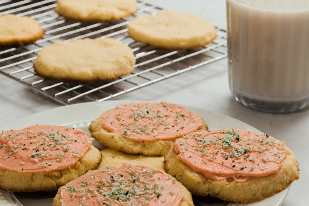 keto sugar cookies with frosting