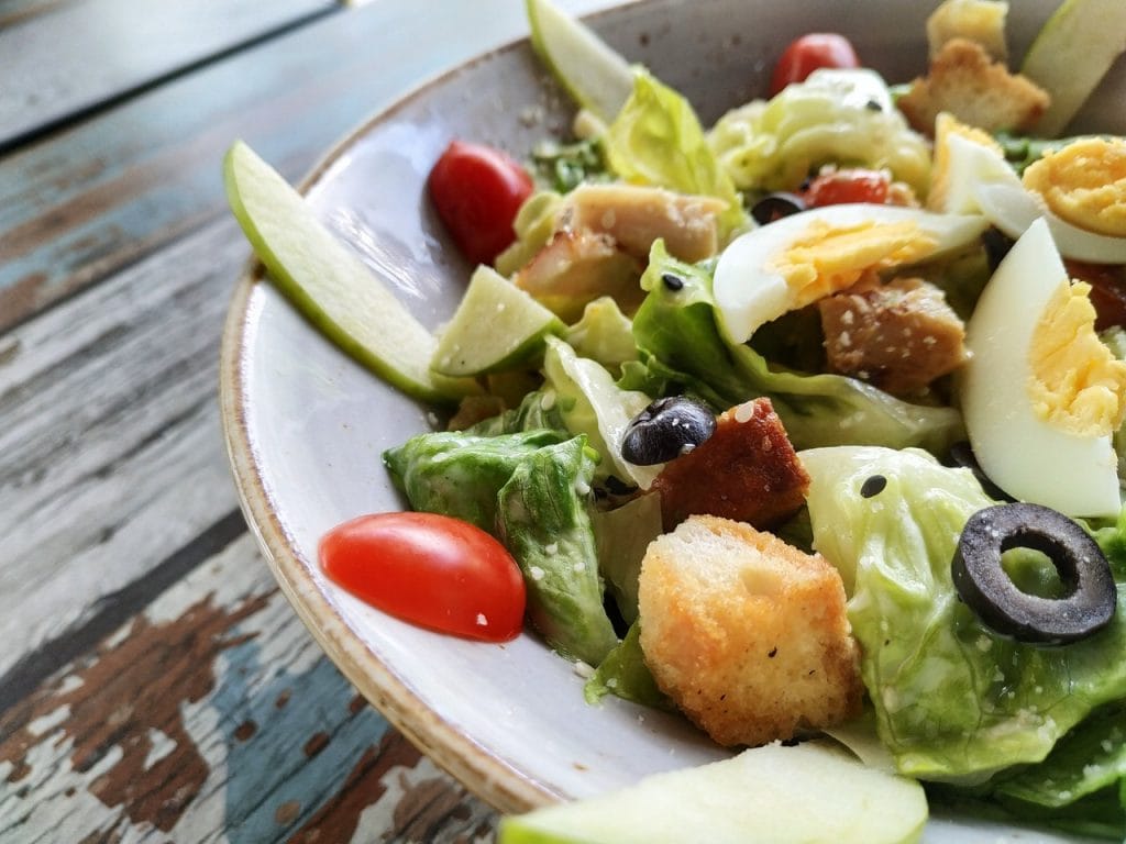 keto-friendly salad