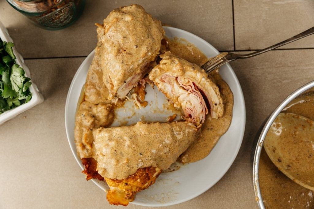 keto chicken cordon bleu Chicken Cordon Bleu with sauce