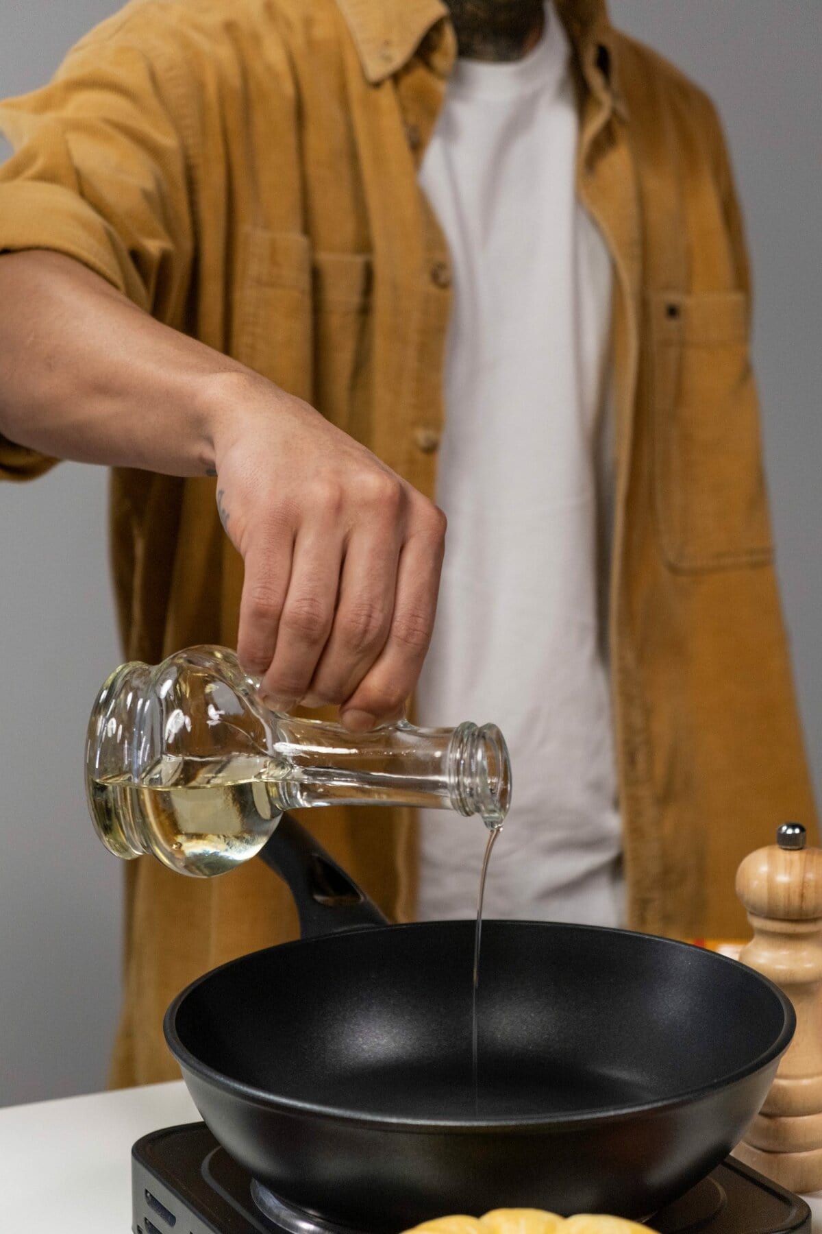Best Oil For Seasoning Cast Iron Cookware (5 Options) KetoConnect