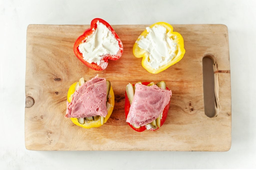 bell pepper sandwich Layering ham ingredient