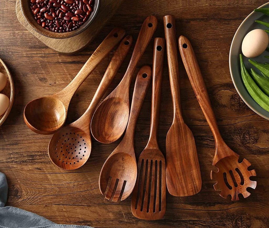 wooden kitchen utensil set