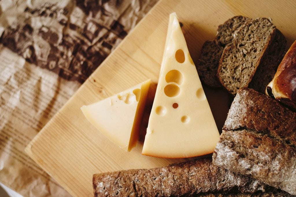 does cheese have carbs does cheese have carbs