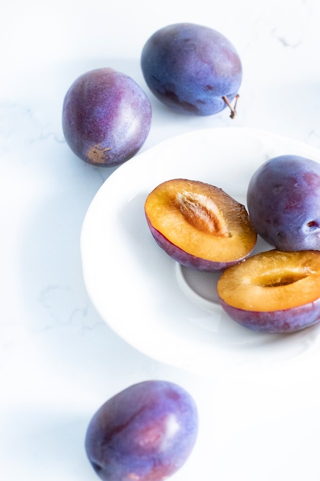 carbs in grapefruit plum